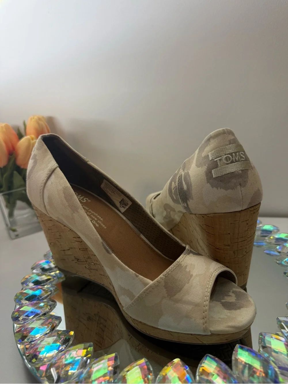 TOMS Camo Canvas Cork Wedge Peep Toe Shoes Beige Women’s 6.5